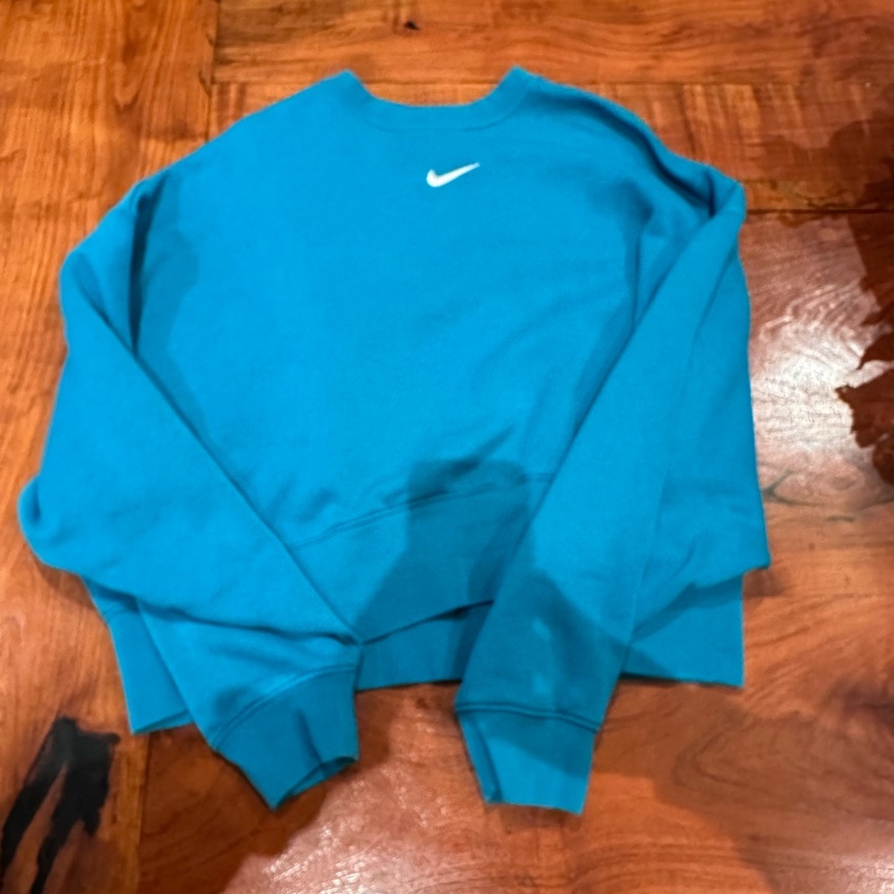Nike cropped sweatshirt